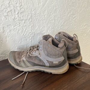 KEEN Tan and Gray Hiking Shoes